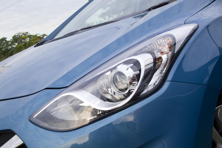  Hyundai i30 Wagon 2012 года  (UK) (фото 33 из 70)